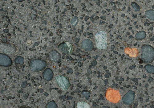 Which aggregate is gives more strength to concrete?